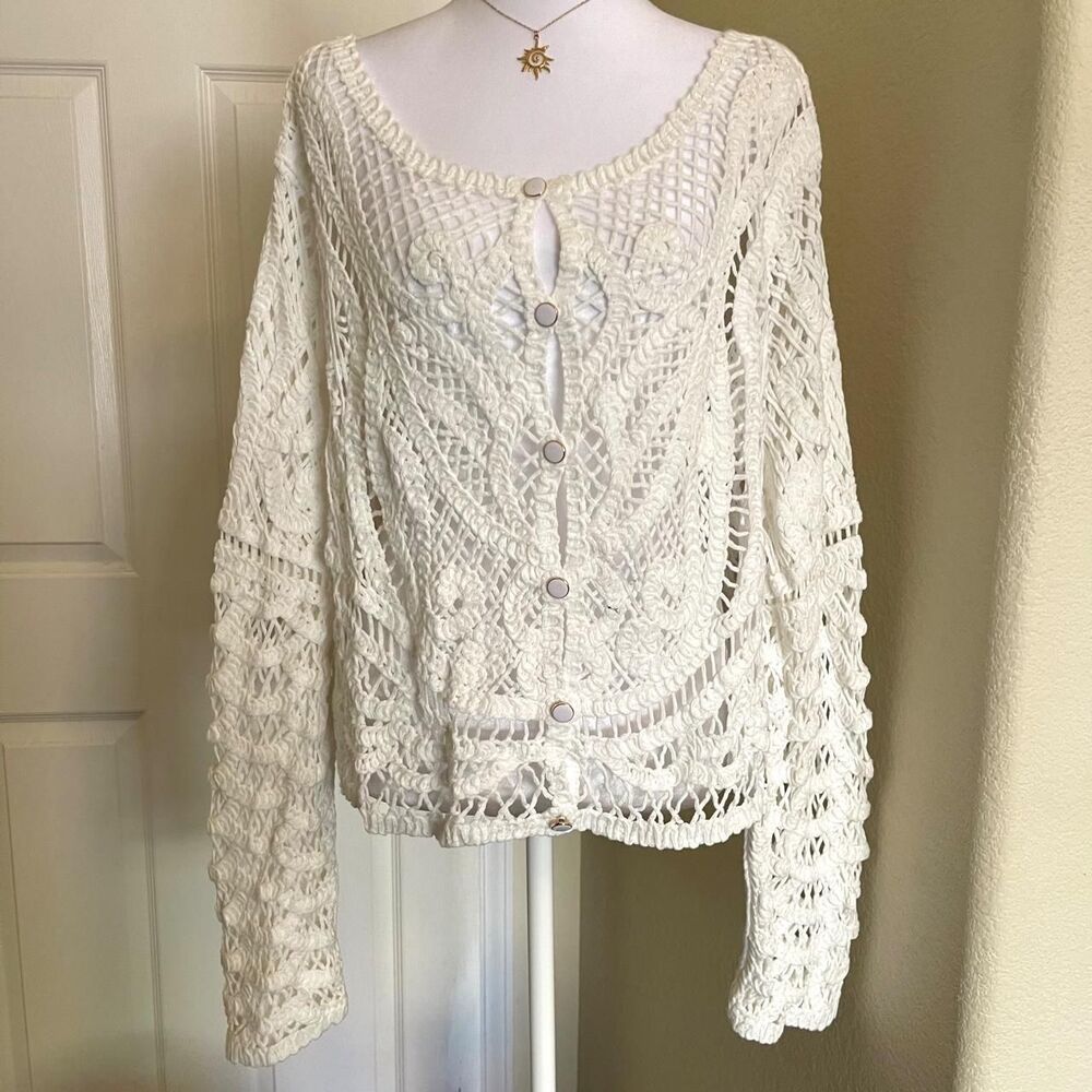 White crochet doily pattern cardigan with button up front - Size XL